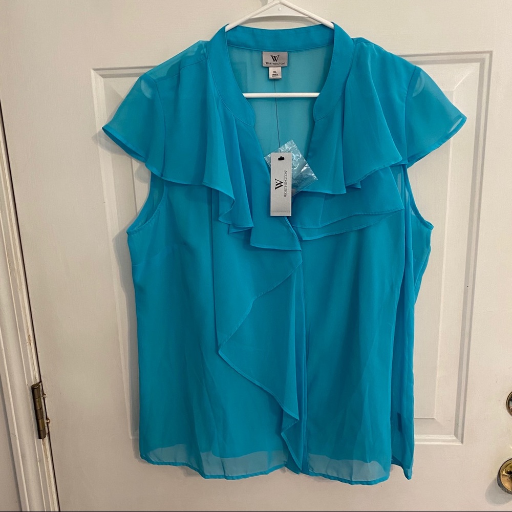 🦋Gorgeous Flowy Scuba Blue short sleeve shirt🦋